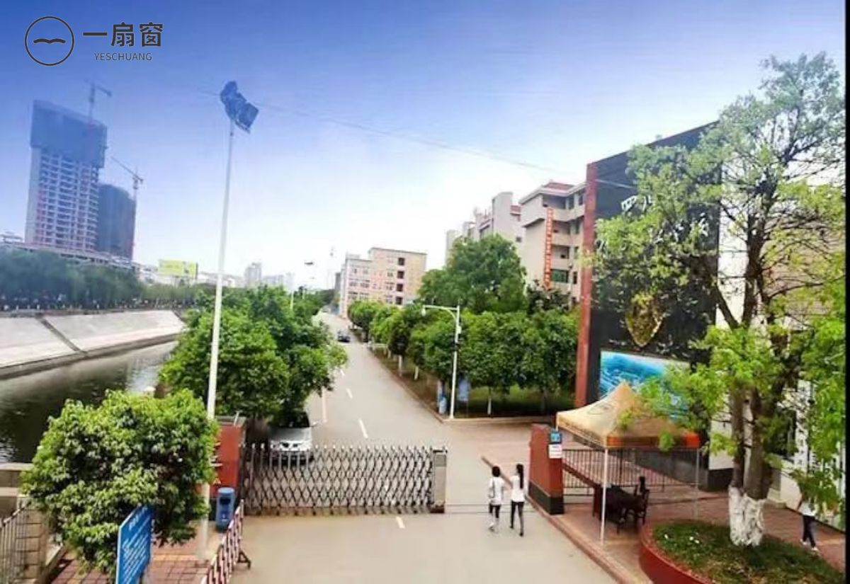 四川省绵阳财经学校 (4)