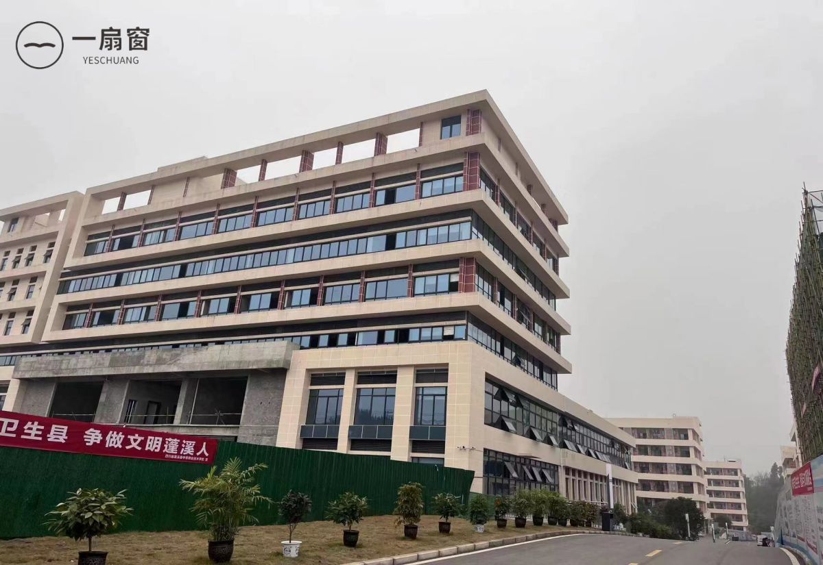 四川省蓬溪县中等职业技术学校 (4)