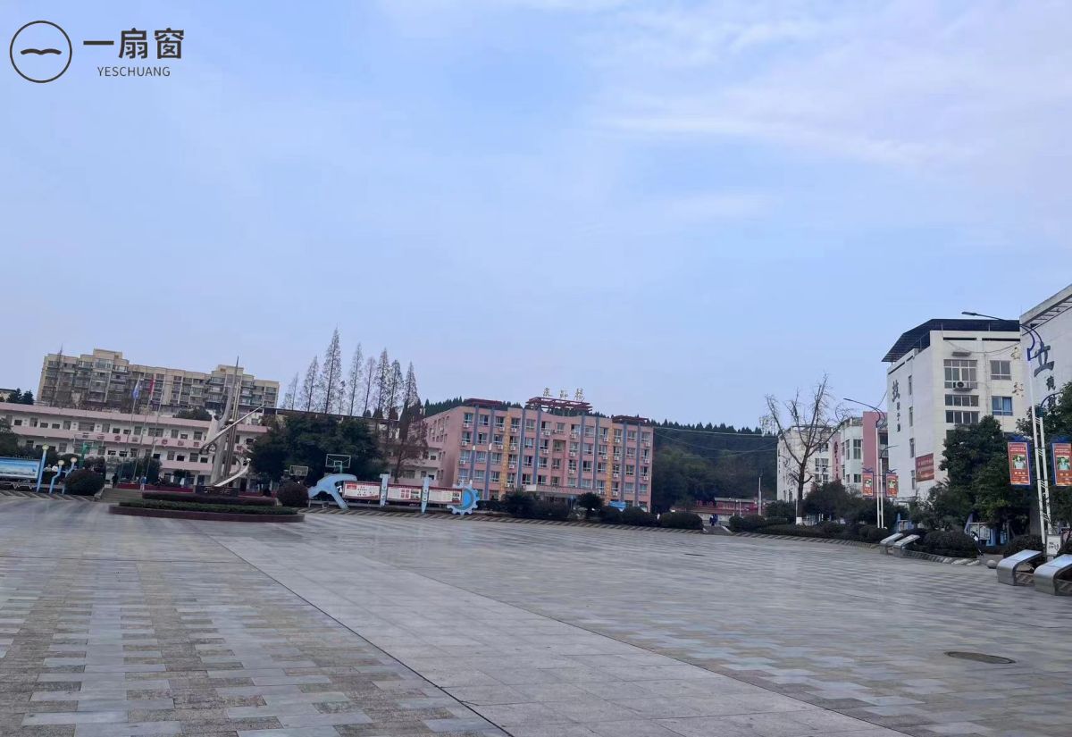 四川省遂宁市安居职业高级中学校 (4)